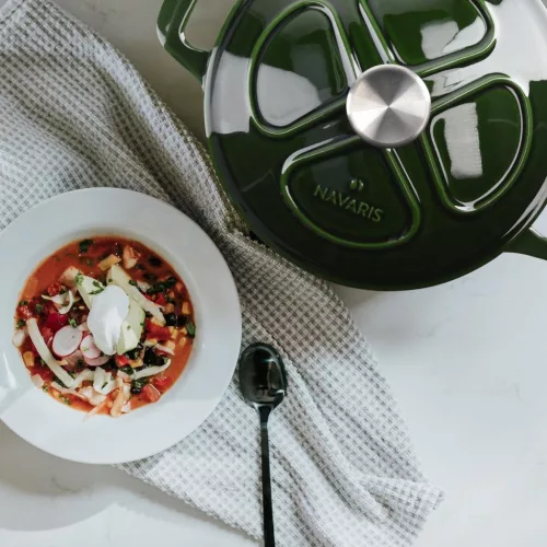 Oala antiaderenta din fonta Navaris pentru plite/cuptoare - 24 cm - 3,5 l - Verde inchis, 48777.01.80