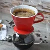 Filtru cafea Creano din portelan, marimea 4, pentru filtre 1x4, baza stabila, rosu