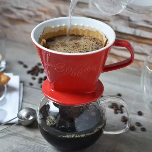 Filtru cafea Creano din portelan, marimea 4, pentru filtre 1x4, baza stabila, rosu