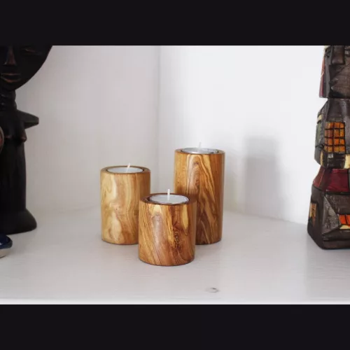 Set 3 suporturi pentru lumanari tip pastila din lemn de maslin, 6/8/10 cm, diametru 5.5 cm