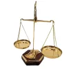 Balanță decorativa Giftdeco NC2144H, alamă și lemn, 24 x 20 x 9,5 cm
