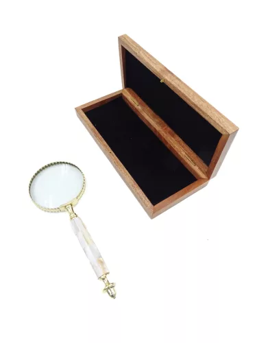 Lupă Giftdeco NC2684, alamă, sticlă, metal și lemn, lungime 20,5 cm, diametru 7,5 cm