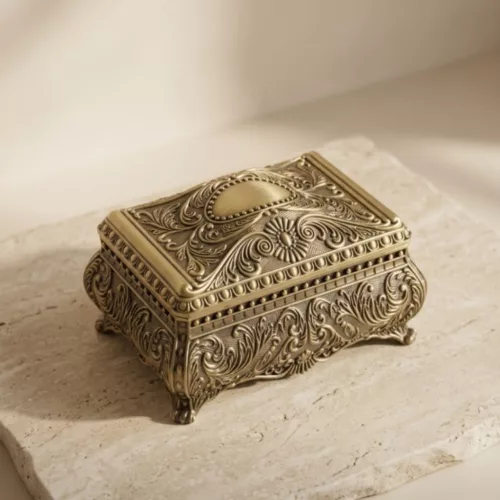 Cutie pentru bijuterii Giftdeco 21-20L, metal auriu, 16,8 x 12,2 x 9,2 cm, stil Ludovic