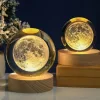 Lampă decorativă Giftdeco KKS Moon, glob din sticlă pe suport din lemn, LED USB, diametru 8 cm
