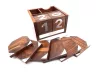 Calendar perpetuu Giftdeco CAL-1894 din lemn, 11,4 x 11,4 cm, cu 6 suporturi pentru cană