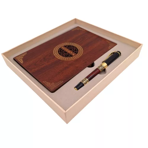 Set cadou premium Giftdeco EE2, notes A5 din lemn, pix si cutie