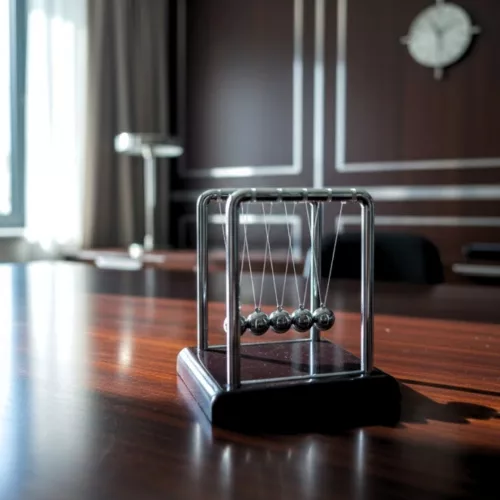 Pendul Newton decorativ Giftdeco YG002C, plastic și oțel, stil minimalist, modern, clasic