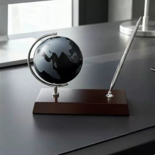 Set de birou Giftdeco WBK – glob din sticlă și suport pix