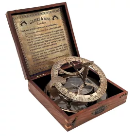   Busolă decorativă Giftdeco CSD361/8 din alamă și lemn, diametru 20 cm