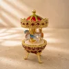 Cutie muzicală carusel Giftdeco MX-014 – cai rotativi, 7 x 7 x 14 cm