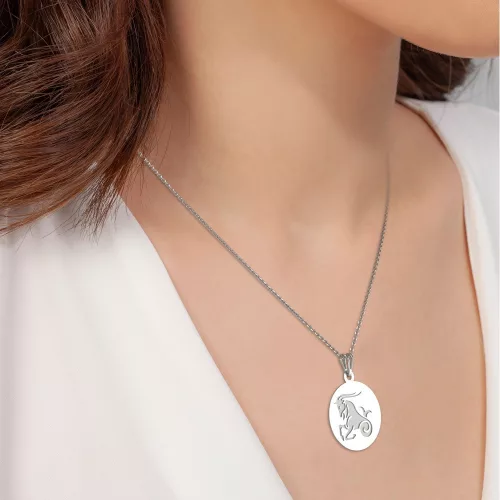 Lantisor cu pandantiv din argint model Capricorn