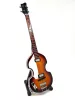 Miniatură chitara bas Indomini MGT-2028, Paul McCartney The Beatles, lemn de mahon, plastic și metal, stil clasic